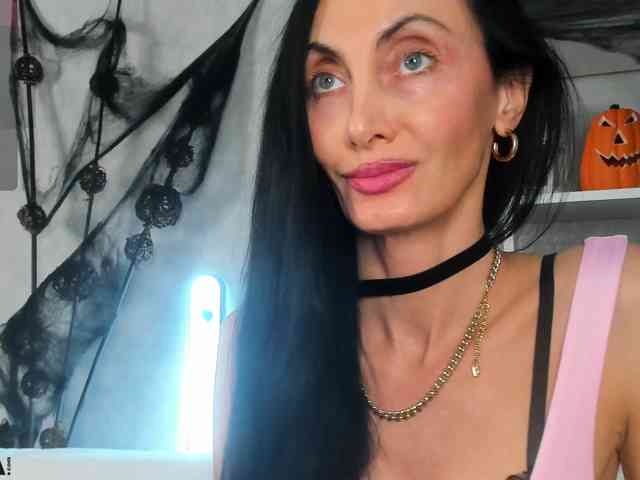 Avrora-Mars, live webcam girl, age 42, from LATVIA, streaming now, chatten, zaad in de mond