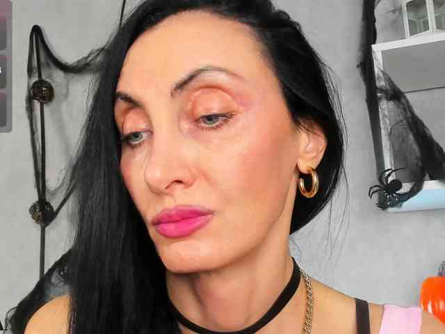 Avrora-Mars, live webcam girl, age 42, from LATVIA, streaming now, chatten, zaad in de mond