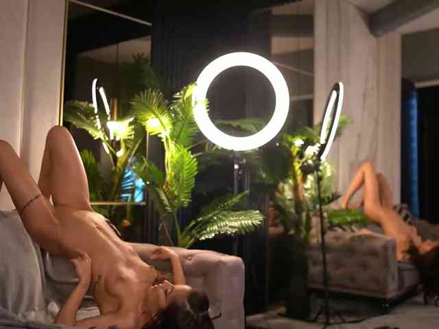 lexira1n, live webcam girl, age 23, streaming now, camshow, chatten