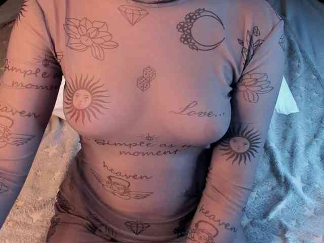 Pink-Freya, live webcam girl, age 20, from LATVIA, streaming now, aziatische massage, kontvingeren
