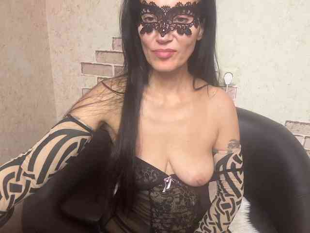 AngelinaMurchik, live webcam girl, age 30, from NETHERLANDS, streaming now, kontneuken, camshow