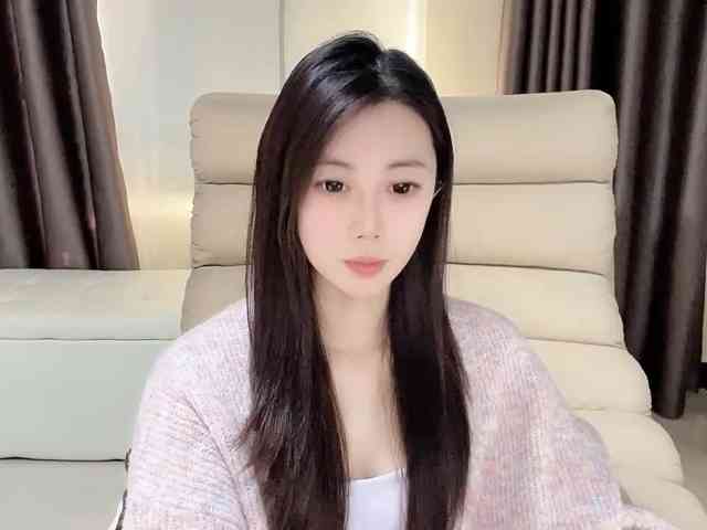 Warm-nuan, live webcam girl, age 25, from 香港, streaming now, aziatische massage, camshow