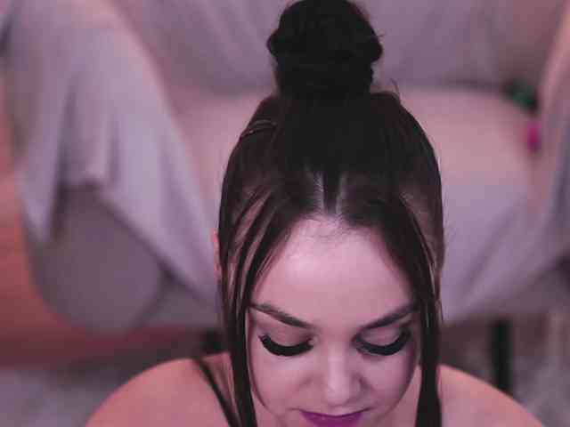MilaFawn, live webcam girl, age 24, from ROMANIA, streaming now, pijpbeurt, camshow