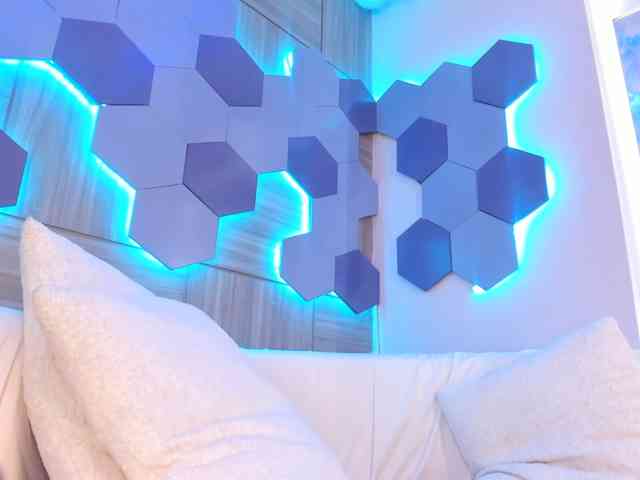 cassideypalmer, live webcam girl, age 20, from COLOMBIA, streaming now, camshow, chatten