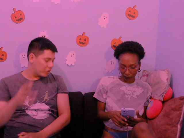 Fiammetta-WhitePanter, live webcam girl, age 26, from COLOMBIA, streaming now, pijpen, kontneuken