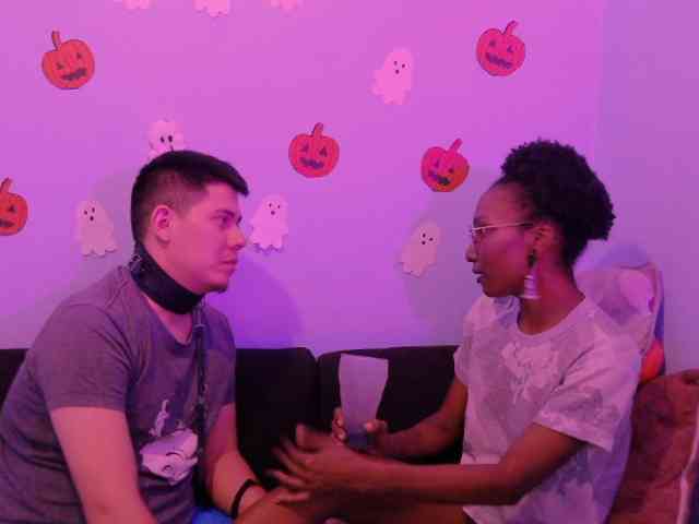 Fiammetta-WhitePanter, live webcam girl, age 26, from COLOMBIA, streaming now, pijpen, kontneuken