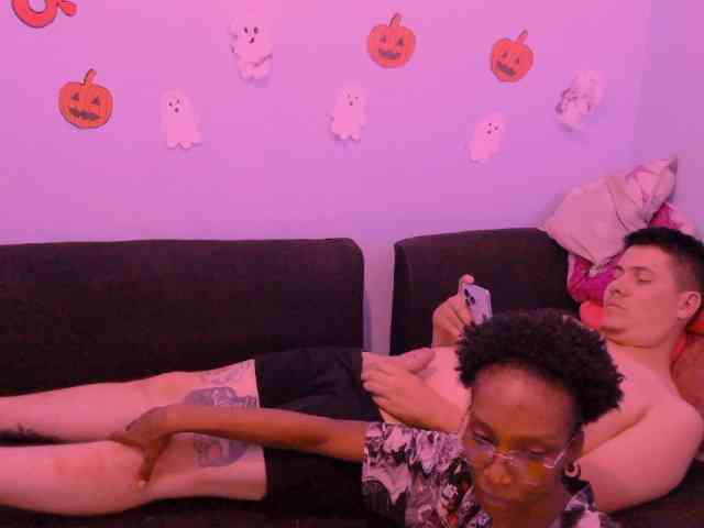 Fiammetta-WhitePanter, live webcam girl, age 26, from COLOMBIA, streaming now, pijpen, kontneuken