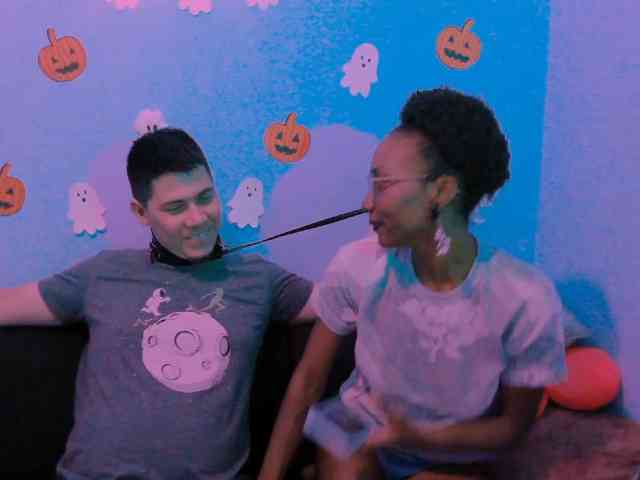 Fiammetta-WhitePanter, live webcam girl, age 26, from COLOMBIA, streaming now, pijpen, kontneuken