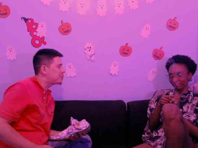 Fiammetta-WhitePanter, live webcam girl, age 26, from COLOMBIA, streaming now, pijpen, kontneuken