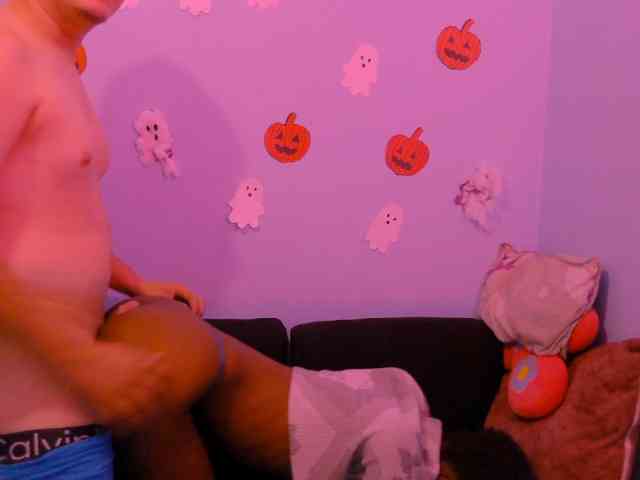 Fiammetta-WhitePanter, live webcam girl, age 26, from COLOMBIA, streaming now, pijpen, kontneuken