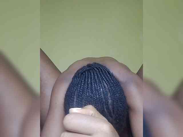 MissLunaa, live webcam girl, age 21, from KENYA, streaming now, anaal spelen, kontvingeren