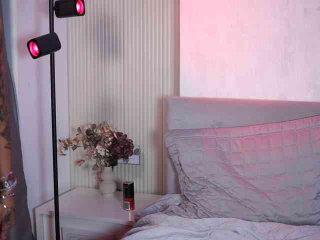 CarlottaRusso, live webcam girl, age 37, from ITALY, streaming now, anaal spelen, kontvingeren