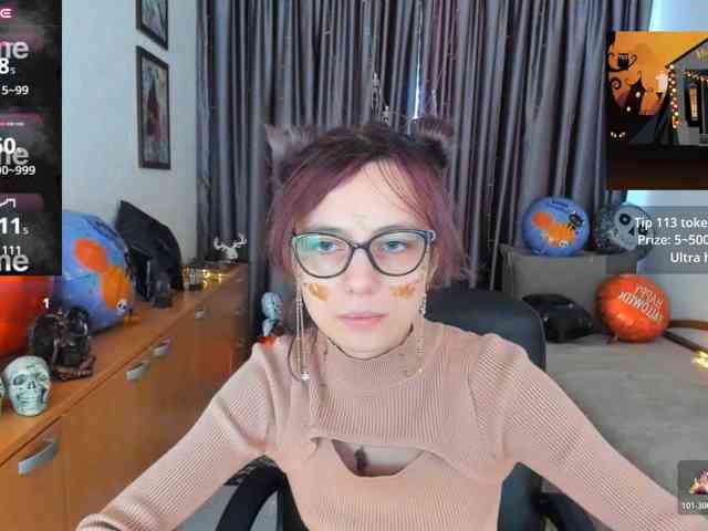 MiniLussiya, live webcam girl, age 23, from UKRAINE, streaming now, pijpbeurt, camshow