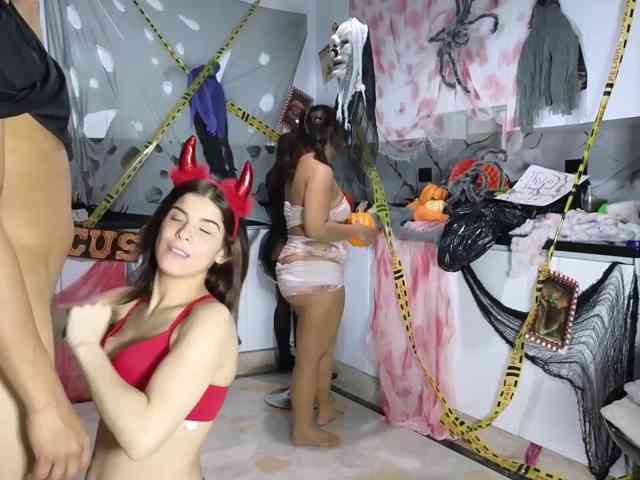Nighttimedate-room, live webcam girl, age 19, from COLOMBIA, streaming now, trio, anaal spelen