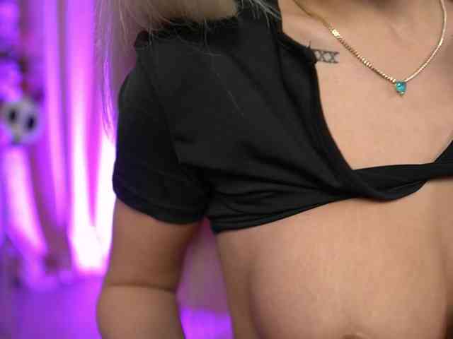CanndyIvy, live webcam girl, age 22, from ROMANIA, streaming now, anaal spelen, kontvingeren