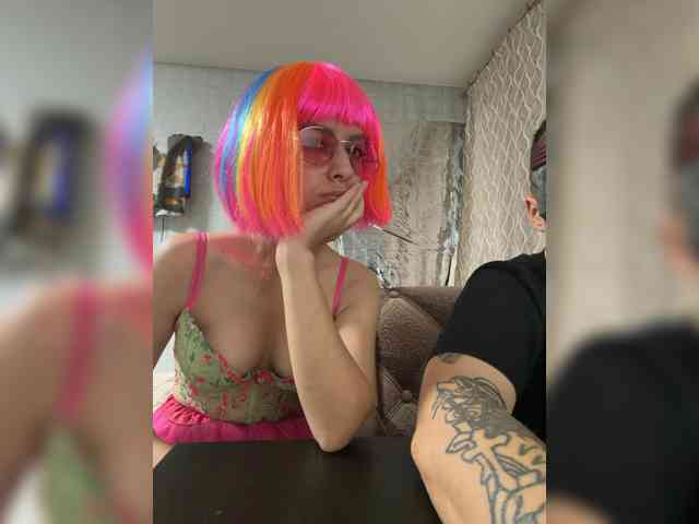 TWOLOVEsX, live webcam girl, age 19, from Россия, streaming now, kontneuken, balzuigen