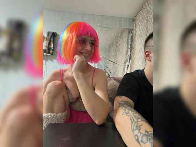 TWOLOVEsX, live webcam girl, age 19, from Россия, streaming now, kontneuken, balzuigen
