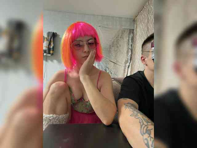 TWOLOVEsX, live webcam girl, age 19, from Россия, streaming now, kontneuken, balzuigen