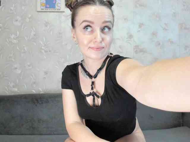 Misskitty13, live webcam girl, age 27, from RUSSIA, streaming now, kontvingeren, pijpbeurt