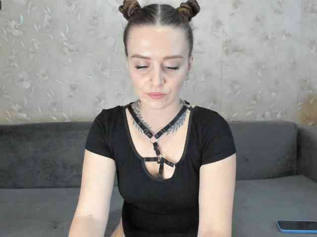 Misskitty13, live webcam girl, age 27, from RUSSIA, streaming now, kontvingeren, pijpbeurt