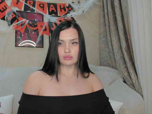 Blackpantherrraa, live webcam girl, age 25, from RUSSIA, streaming now, chatten, dansen