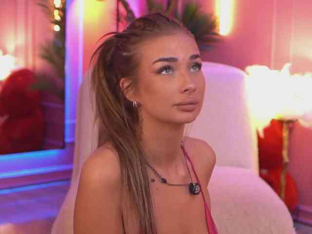 LeylaBunny, live webcam girl, age 24, streaming now, pijpbeurt, camshow