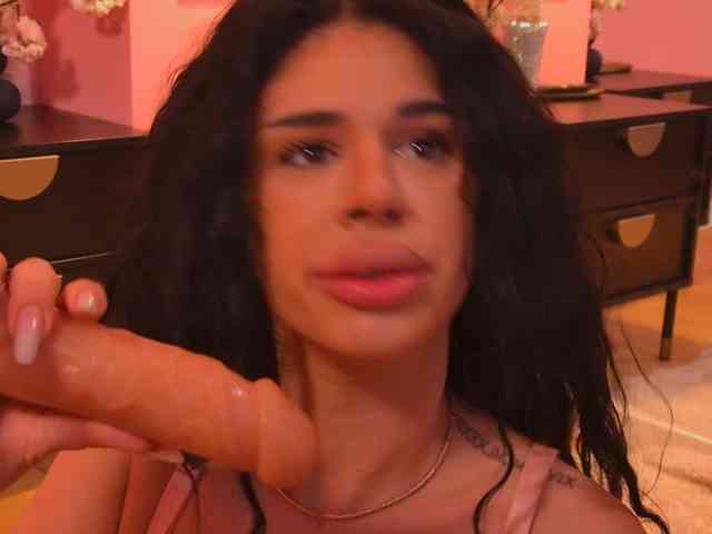 ReinaTriana, live webcam girl, age 22, from SPAIN, streaming now, aziatische massage, kontvingeren