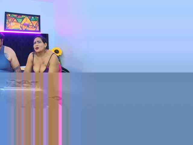 RedFireMoon, live webcam girl, age 38, from COLOMBIA, streaming now, balzuigen, chatten