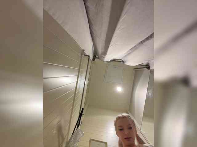 AmmmyInPublic, live webcam girl, age 20, streaming now, ballikken, balzuigen