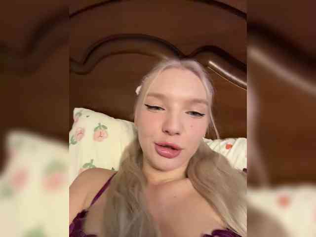AmmmyInPublic, live webcam girl, age 20, streaming now, ballikken, balzuigen