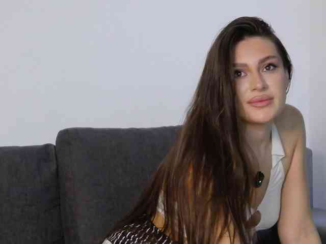 CristalSky05, live webcam girl, age 21, from ROMANIA, streaming now, pijpen, camshow