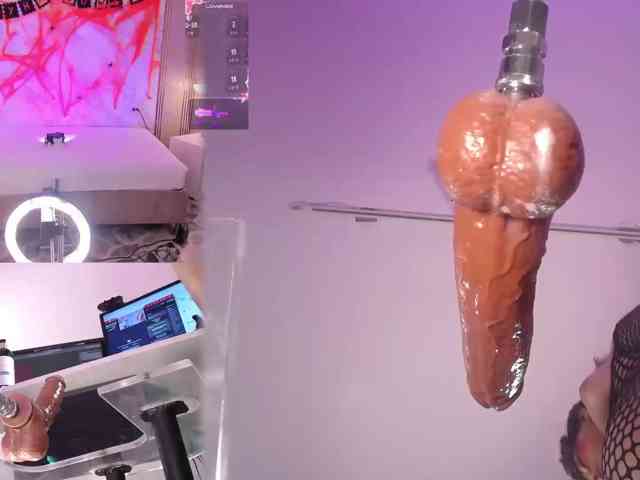 DestinyReece, live webcam girl, age 20, from COLOMBIA, streaming now, anaal spelen, kontvingeren