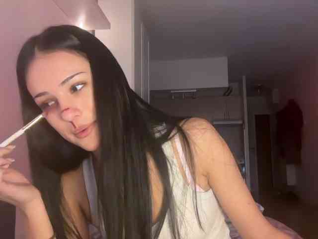sophiesweetside, live webcam girl, age 18, streaming now, camshow, chatten