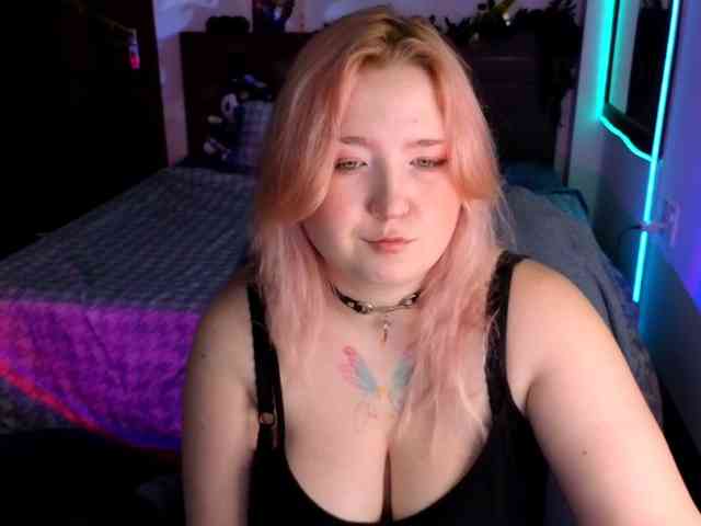 plushydevil, live webcam girl, age 24, from Россия, streaming now, pijpbeurt, chatten