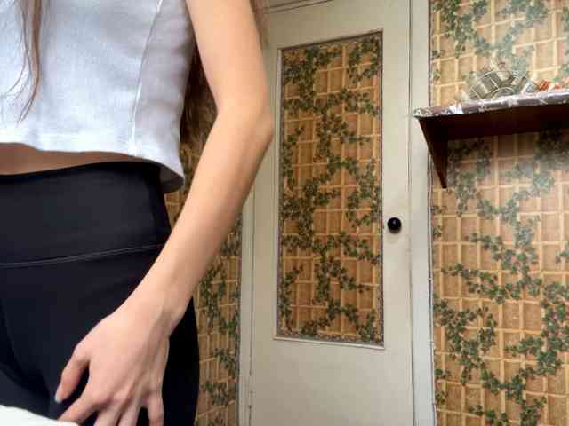 AriaCutie, live webcam girl, age 18, from POLAND, streaming now, anaal spelen, kontneuken