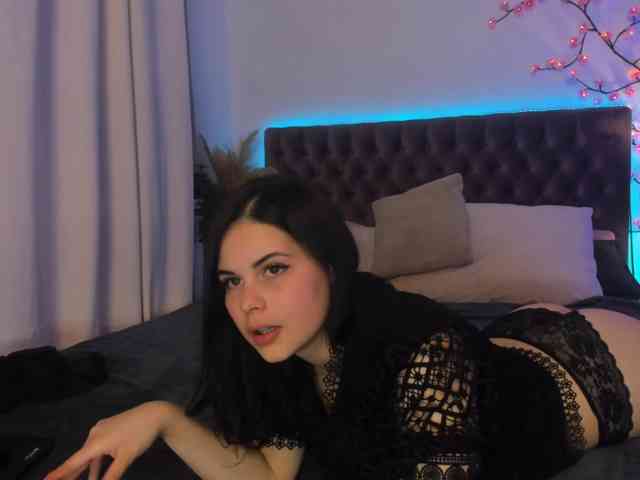 JennaMiu, live webcam girl, age 18, from LATVIA, streaming now, pijpbeurt, camshow
