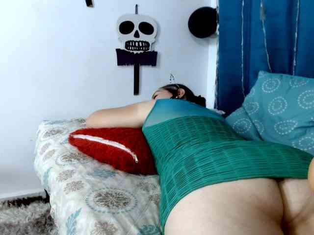 tatisjames, live webcam girl, age 35, from COLOMBIA, streaming now, balzuigen, pijpbeurt