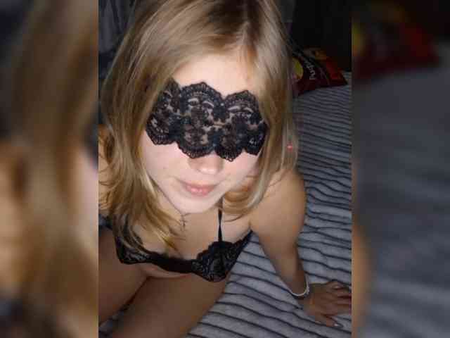 Loli_ti, live webcam girl, age 19, from Россия, streaming now, ballikken, balzuigen