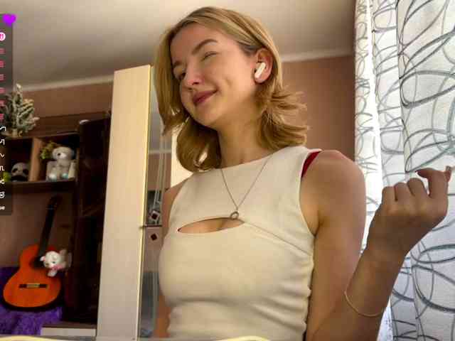princessaurora, live webcam girl, age 20, from LATVIA, streaming now, pijpen, pijpbeurt