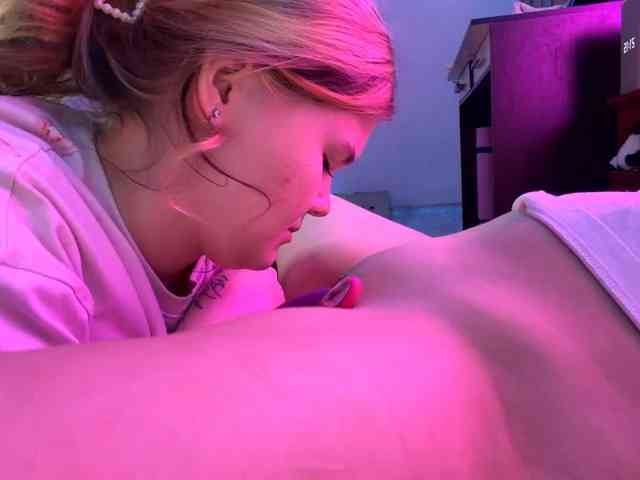 PinkyBabies, live webcam girl, age 18, from CZECH REPUBLIC, streaming now, anaal spelen, kontneuken