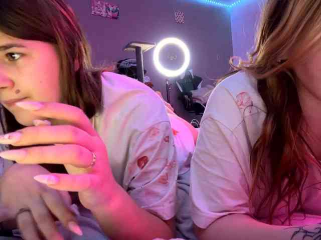 PinkyBabies, live webcam girl, age 18, from CZECH REPUBLIC, streaming now, anaal spelen, kontneuken