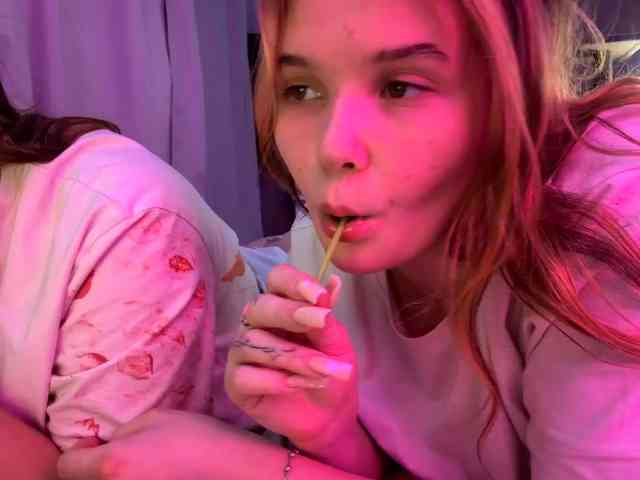 PinkyBabies, live webcam girl, age 18, from CZECH REPUBLIC, streaming now, anaal spelen, kontneuken