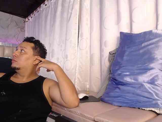 AmeliayTerry, live webcam girl, age 35, from COLOMBIA, streaming now, pijpen, camshow