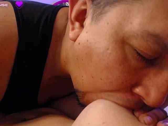 AmeliayTerry, live webcam girl, age 35, from COLOMBIA, streaming now, pijpen, camshow