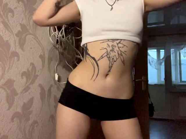 CarlenaMeil, live webcam girl, age 18, from NETHERLANDS, streaming now, anaal spelen, aziatische massage