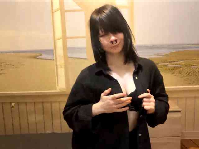 RufinaHohman, live webcam girl, age 18, from SINGAPORE, streaming now, aziatische massage, chatten