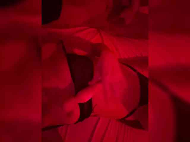 Pollli, live webcam girl, age 29, from Беларусь, streaming now, kontlikken, ballikken
