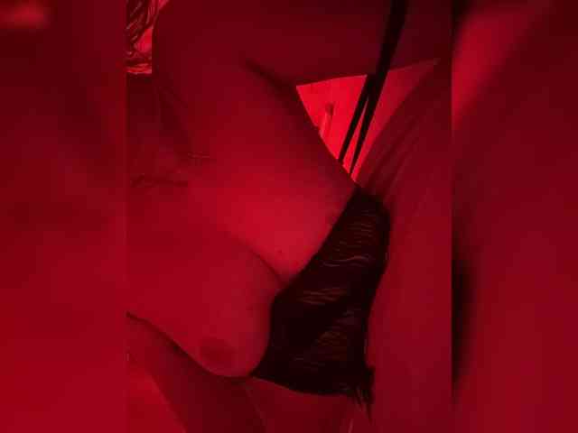 Pollli, live webcam girl, age 29, from Беларусь, streaming now, kontlikken, ballikken