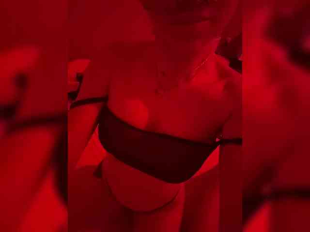 Pollli, live webcam girl, age 29, from Беларусь, streaming now, kontlikken, ballikken