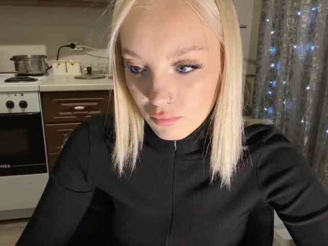 ivyamour, live webcam girl, age 18, from POLAND, streaming now, dansen, deepthroat